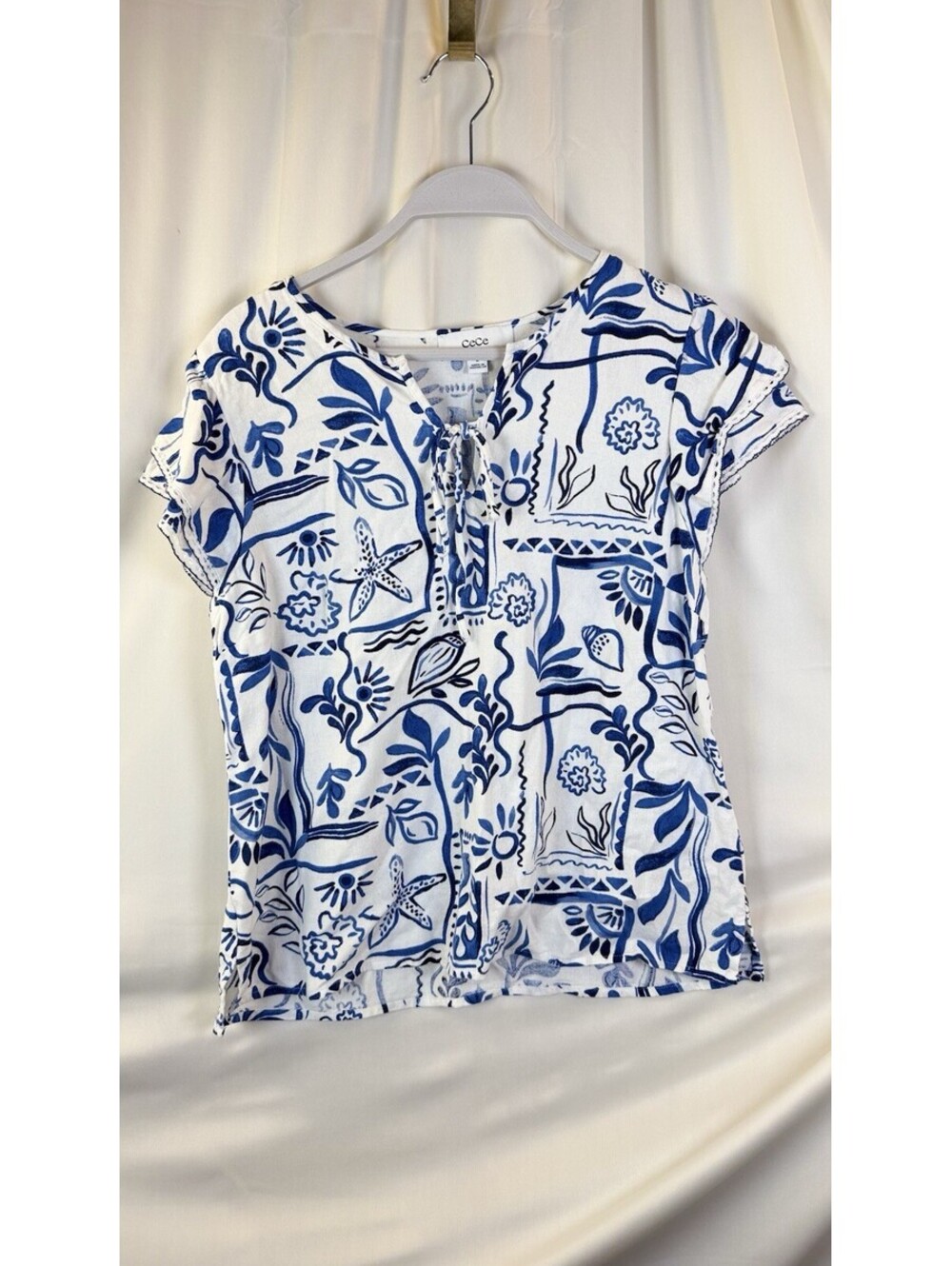 CeCe Blue White Coastal Shell Print Linen Blend Flutter Sleeve Tie Neck Top M